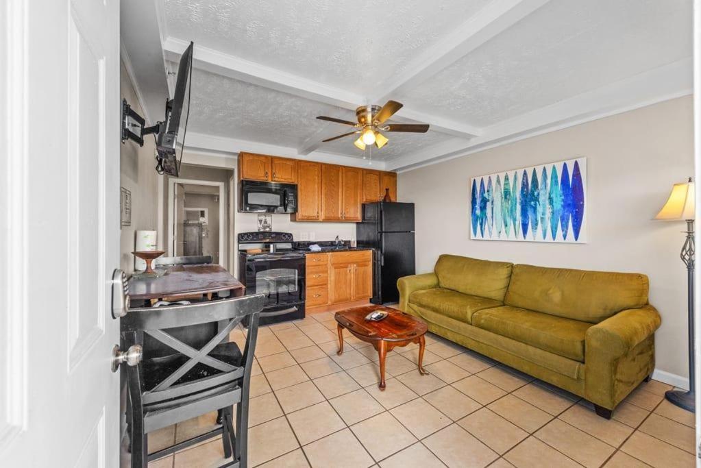 شقة Perfect Location 1Br Pool Parking Outside Area 8 شاطئ ميرتل المظهر الخارجي الصورة